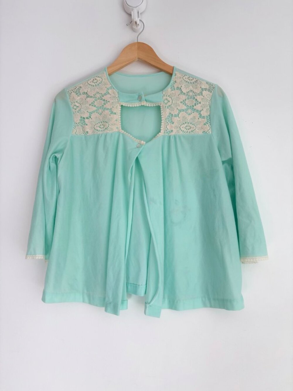 Vintage 1960s Van Raalte Coquette Seafoam Lace Bed Jacket M